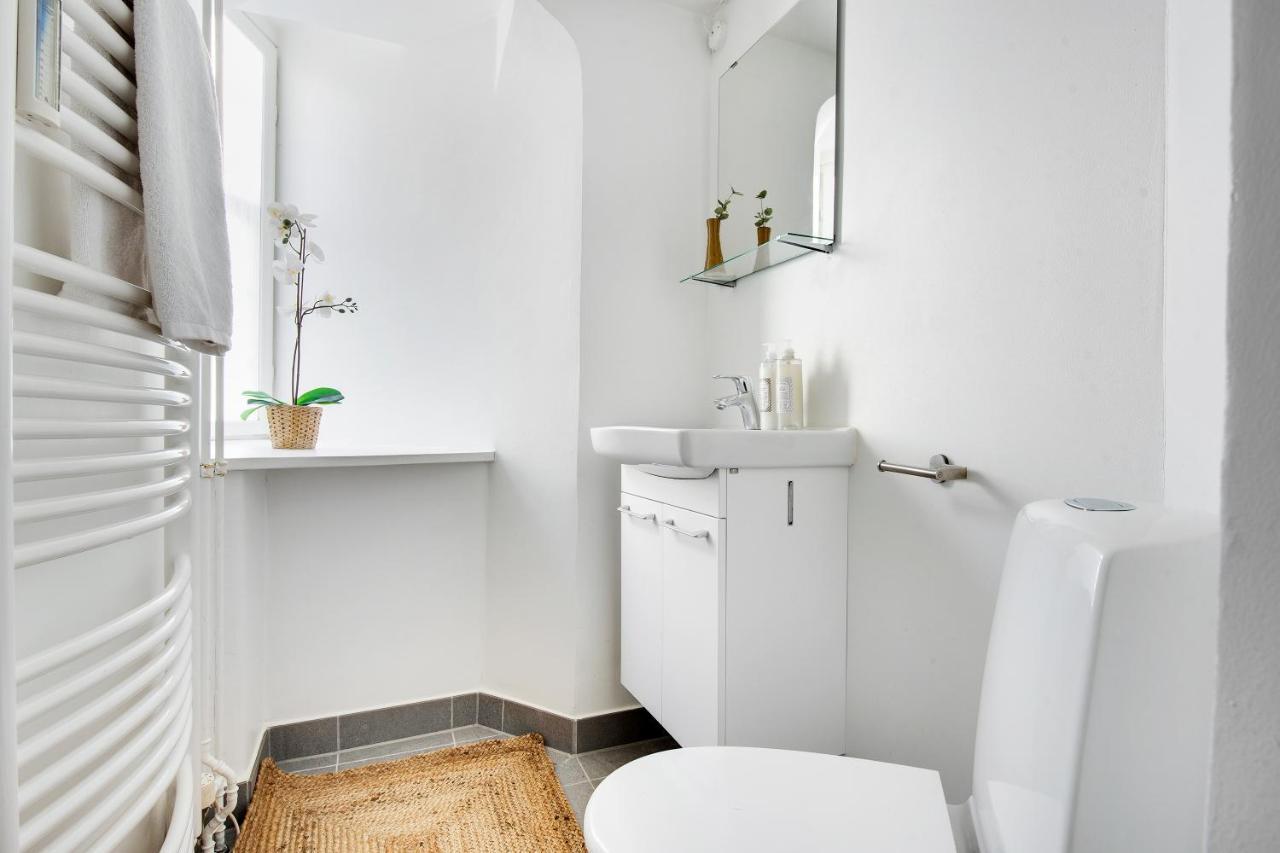 Sanders Central - Petite One-bedroom In The Middle Of It All *