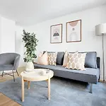 Sanders Central - Petite One-Bedroom Apartment In The Middle Of It All